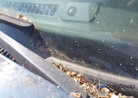 2002 Toyota Sequoia Sr5 V8 z USA, uszkodzony, nr VIN 5TDZT34AX2S079437